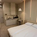Evuri Budapest 2 *
