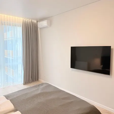 Luxury Budapest 2 * אוזהורוד