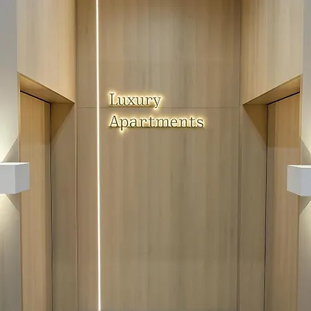 Luxury Budapest 2 אוזהורוד