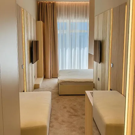 Luxury Budapest 2 אוזהורוד