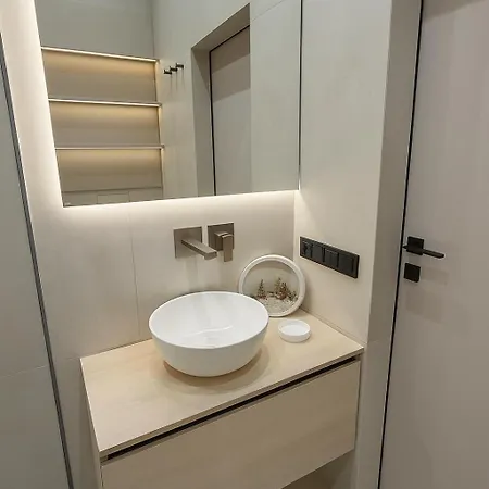 Luxury Budapest 2 * 乌日霍罗德