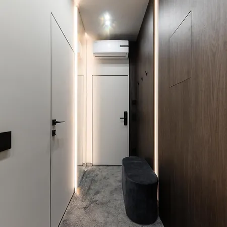 Evuri Budapest 2 *