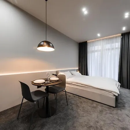 Evuri Budapest 2 *