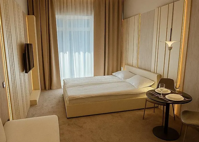 Luxury Budapest 2 *