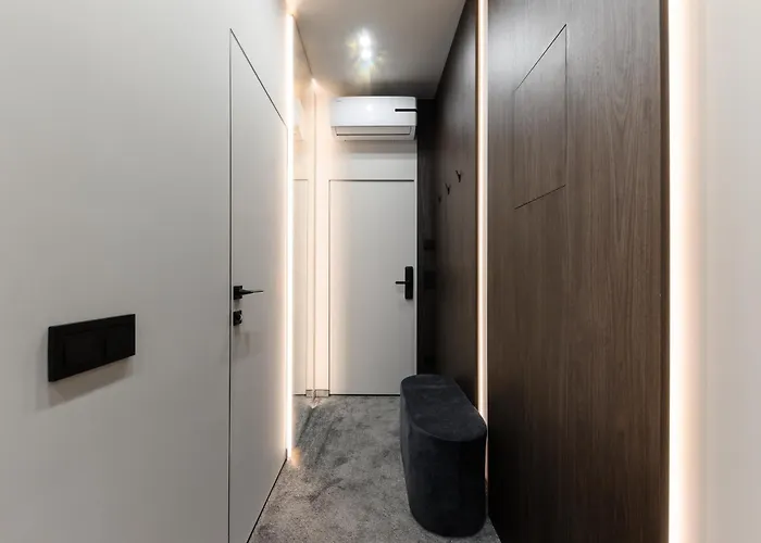 Luxury Budapest 2 *