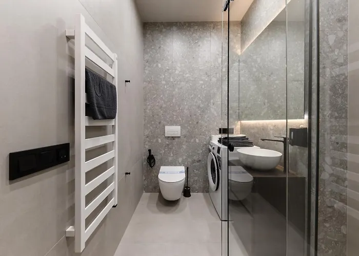 Luxury Budapest 2 *
