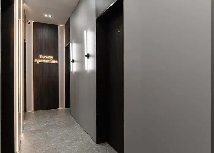Luxury Budapest 2 *